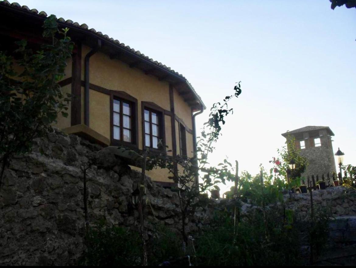 Rooms Emiliano Castle Of Kruja Exterior photo