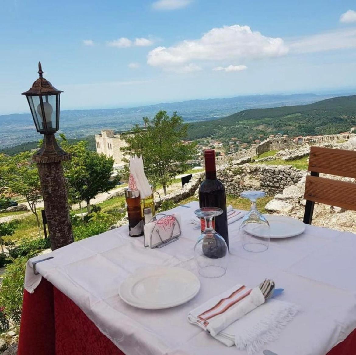 Rooms Emiliano Castle Of Kruja Exterior photo