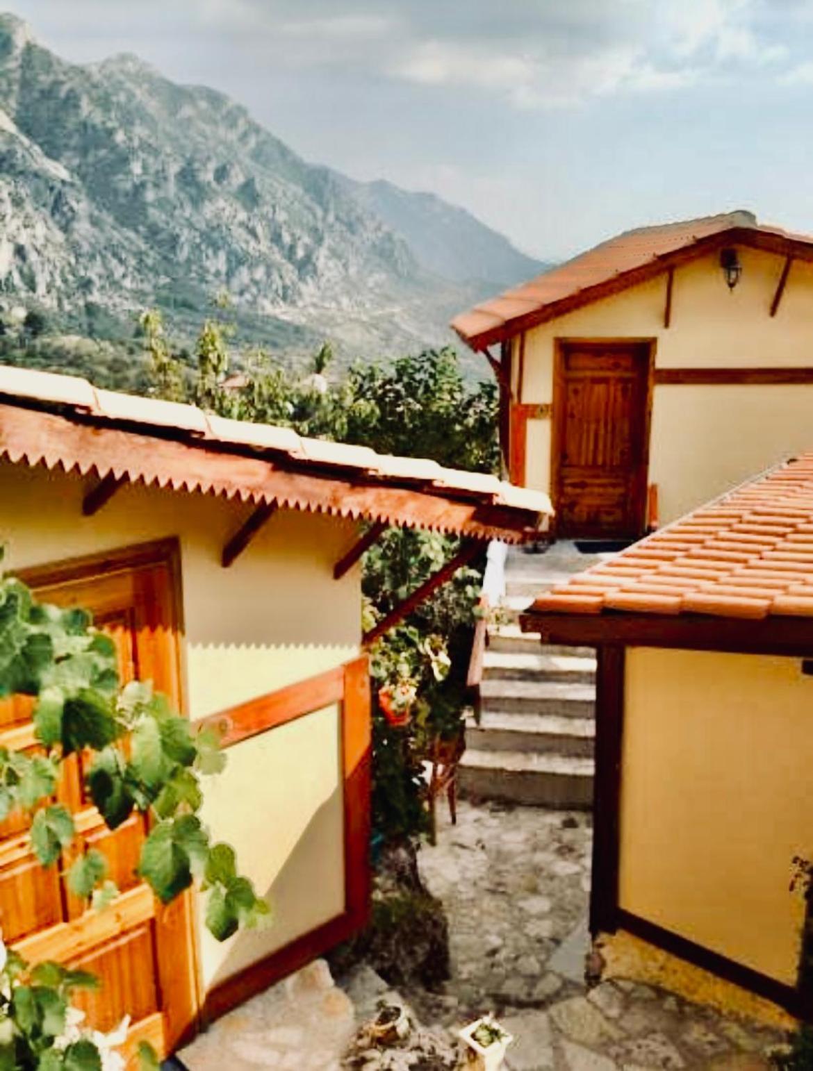 Rooms Emiliano Castle Of Kruja Exterior photo